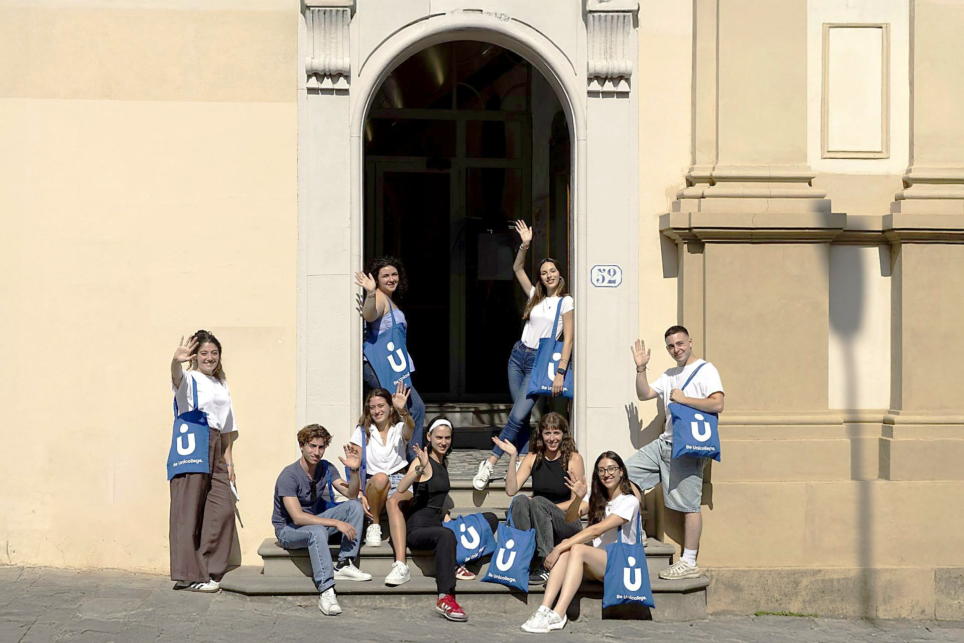Students at the entrance of the Unicollege Florence campus
